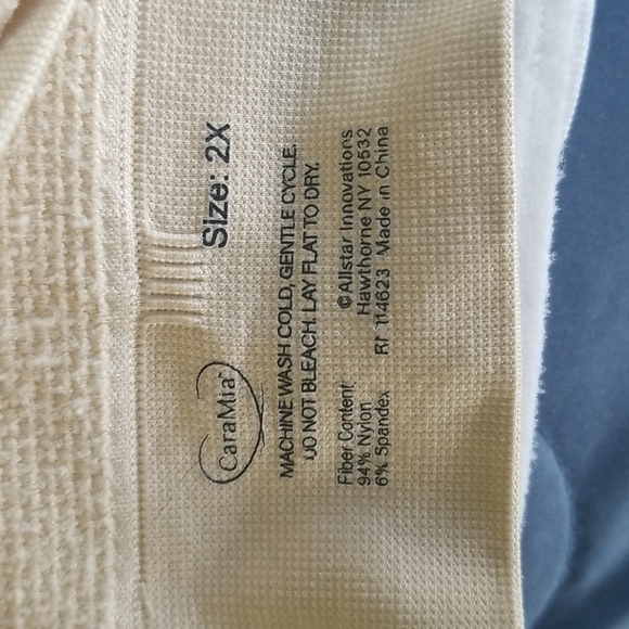 Bras - Picture 4 of 4